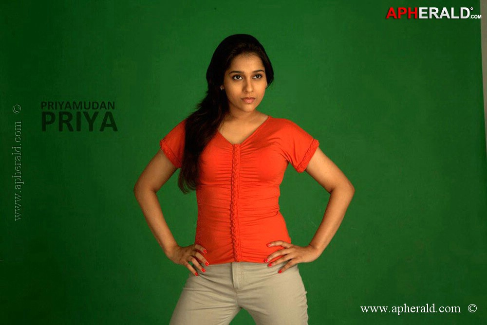 Rashmi Gautam Hot Pics