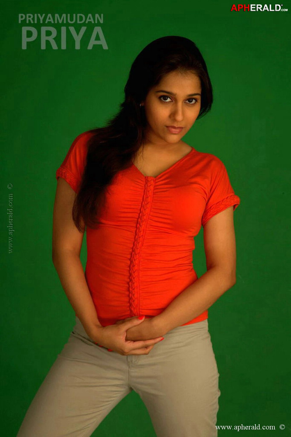 Rashmi Gautam Hot Pics