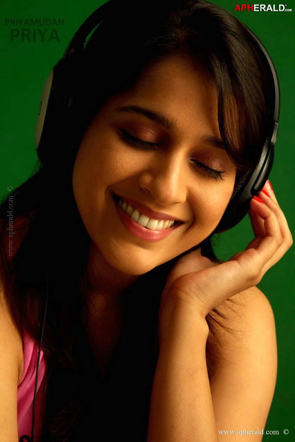 Rashmi Gautam Hot Pics
