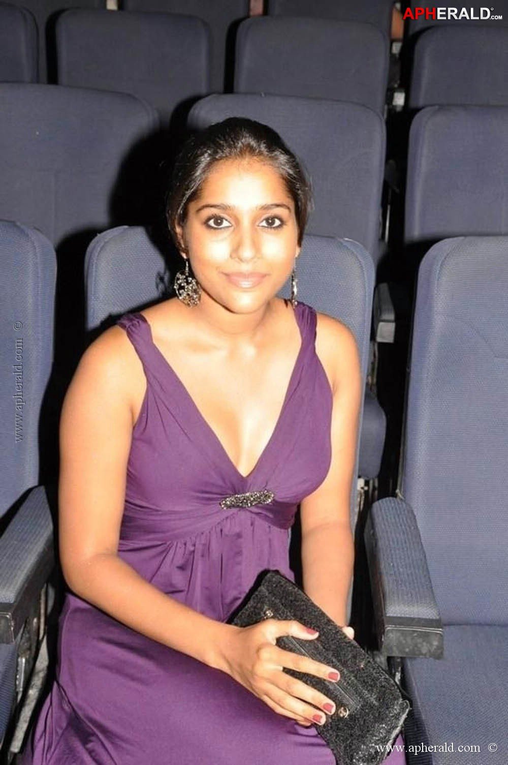 Rashmi Gautam hot stills