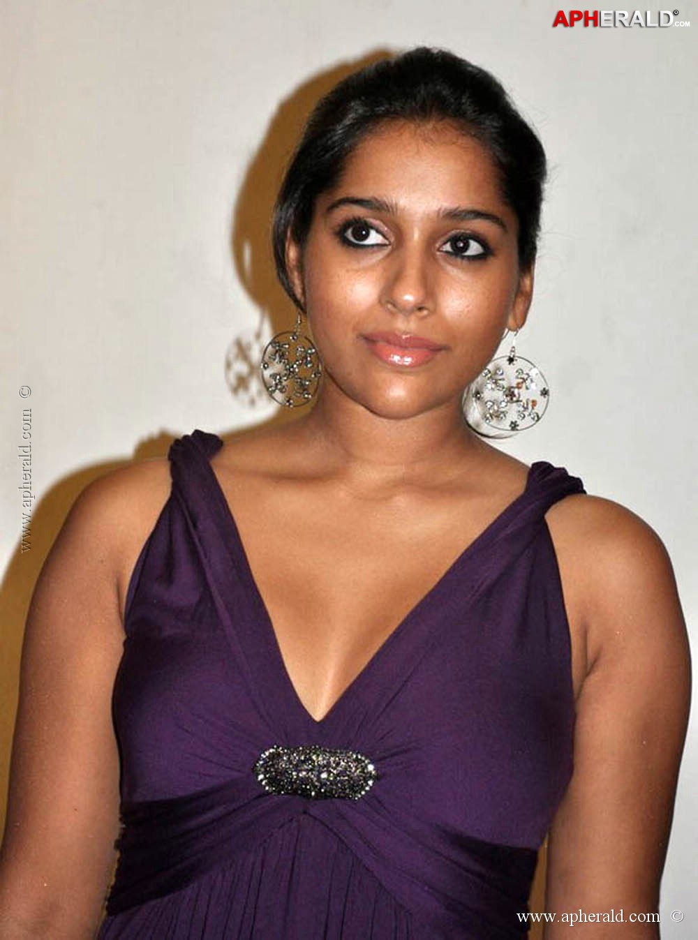 Rashmi Gautam hot stills