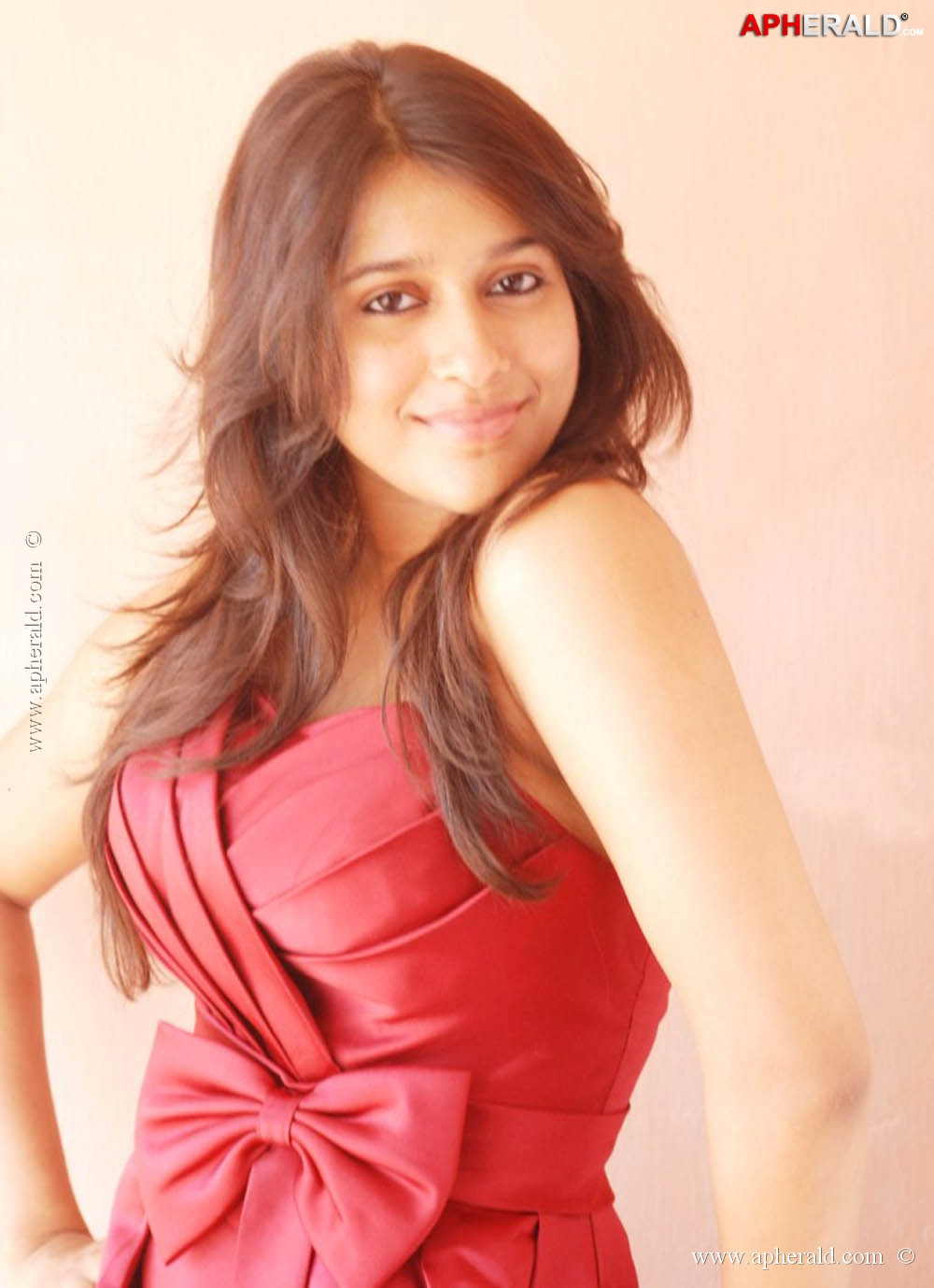 Rashmi Gautam hot stills