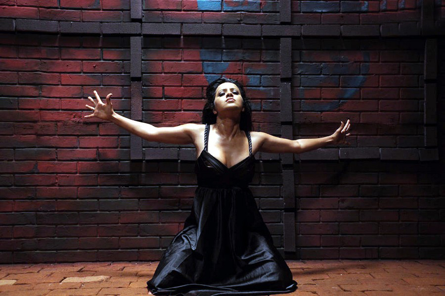 Reema Sen Hot Stills