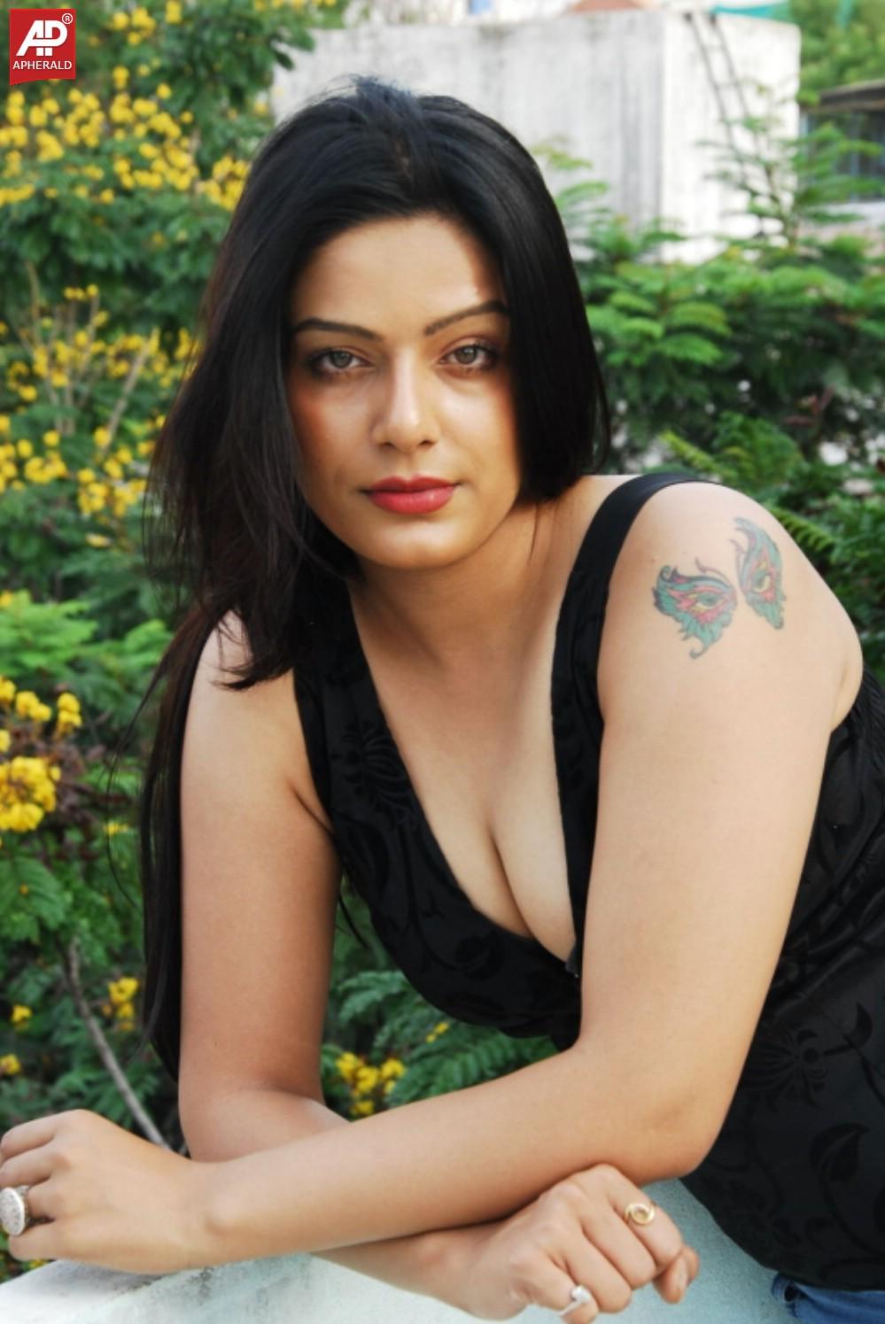 Reva Hot Stills