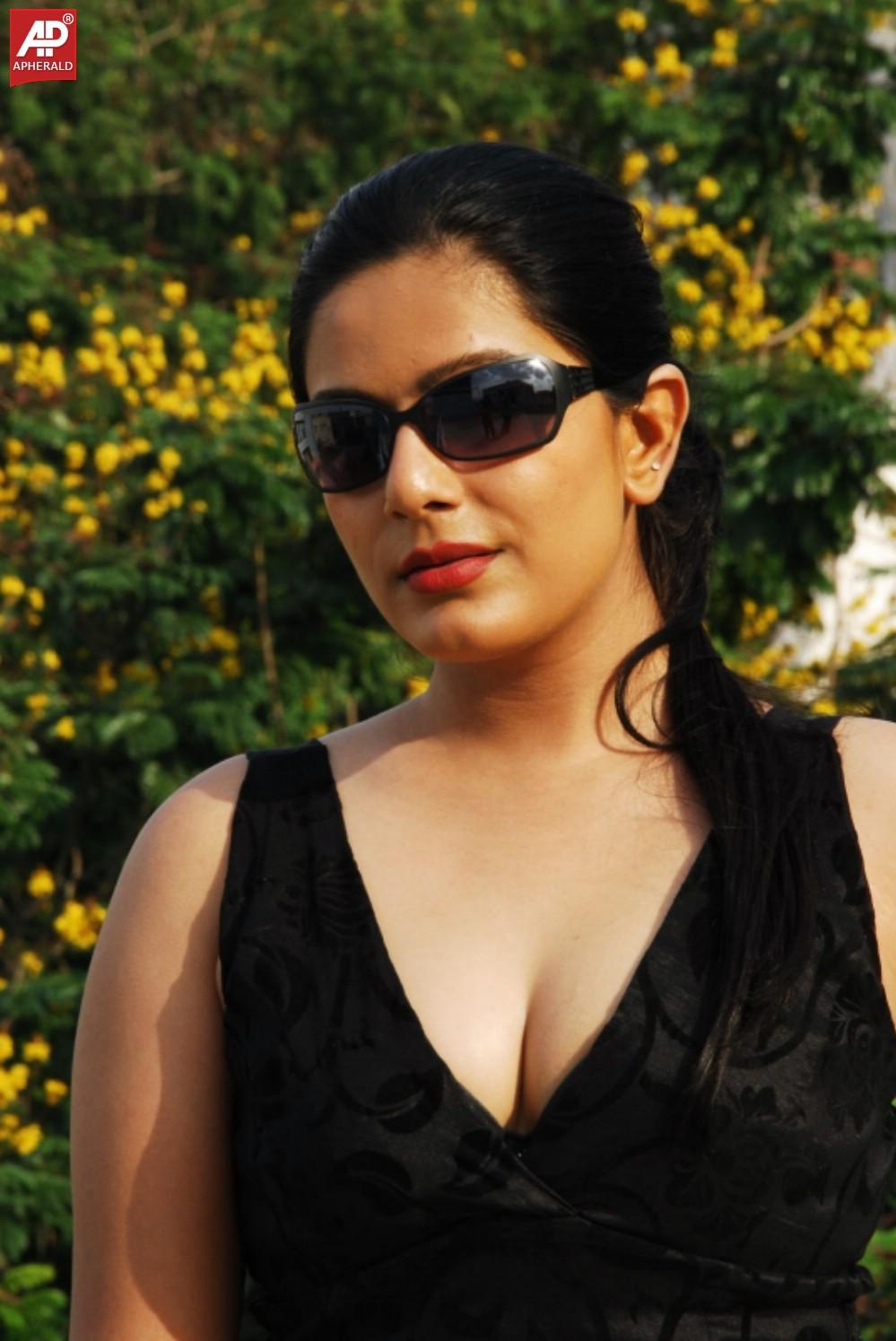 Reva Hot Stills