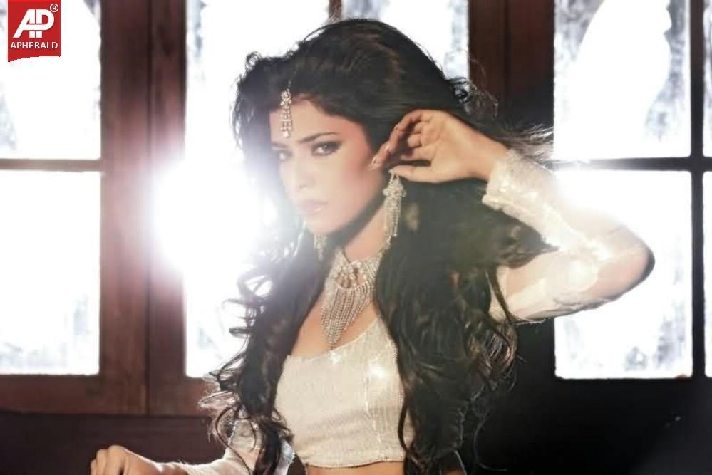 Rina Sardul Charaniya Hot Stills