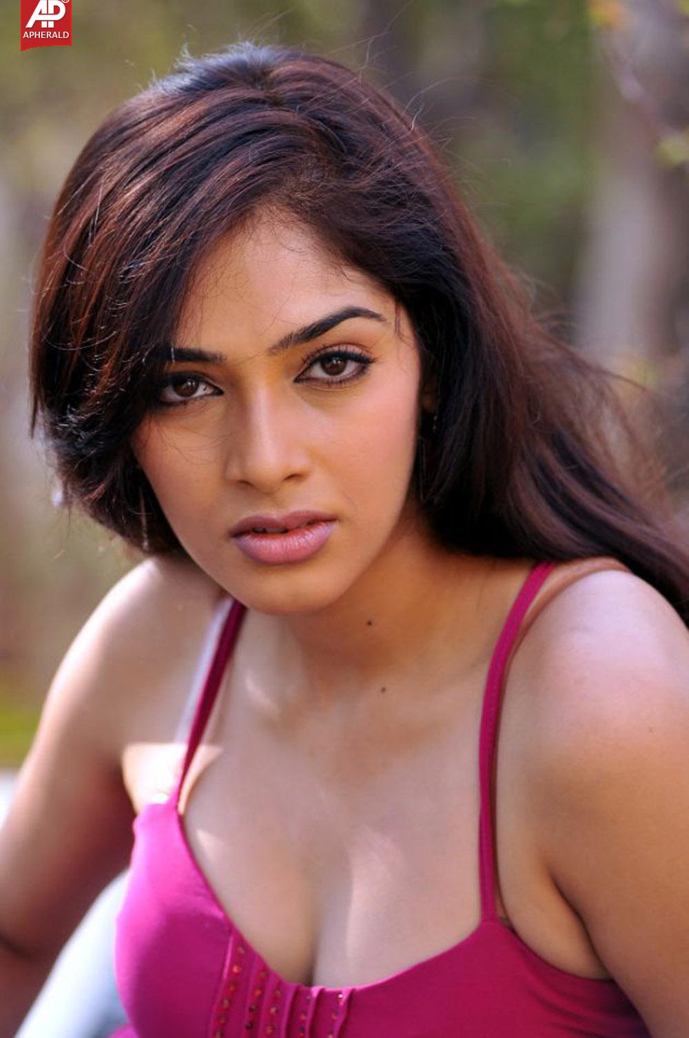 Rithika In Swimming Pool Hot Pics