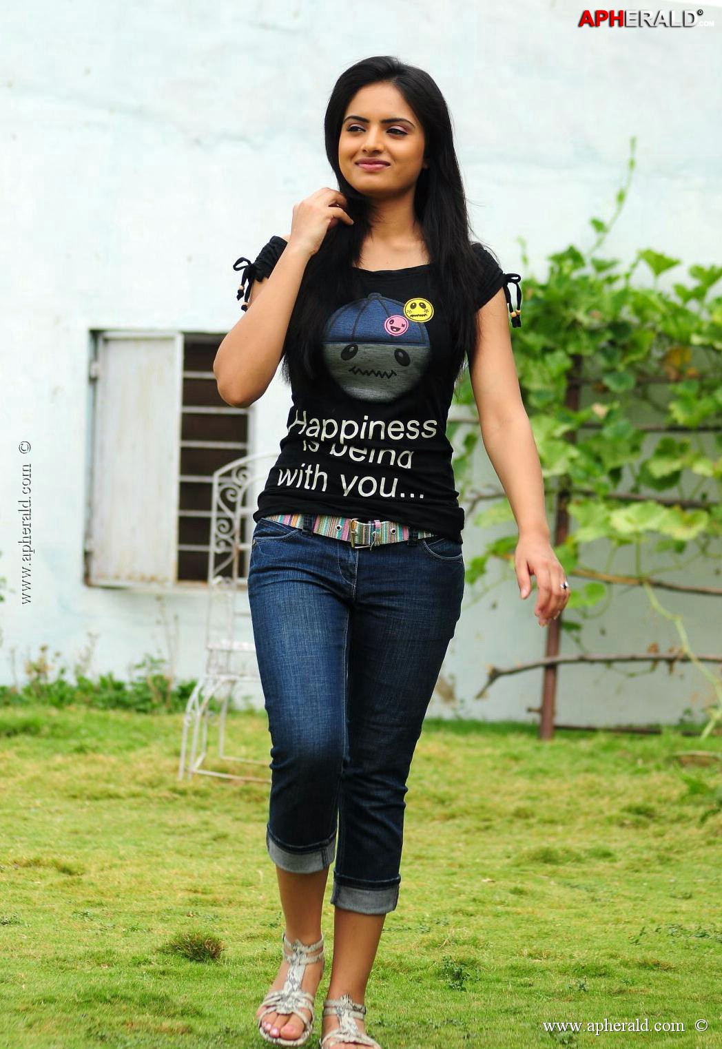 Ritu Kaur Hot Photos