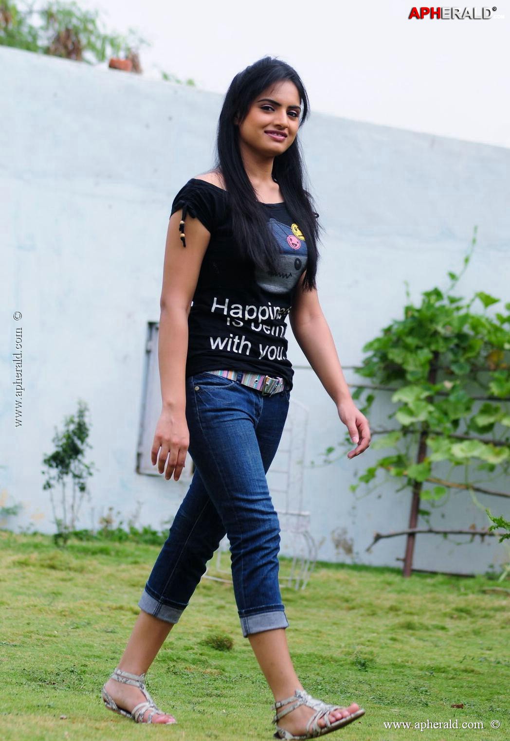 Ritu Kaur Hot Photos