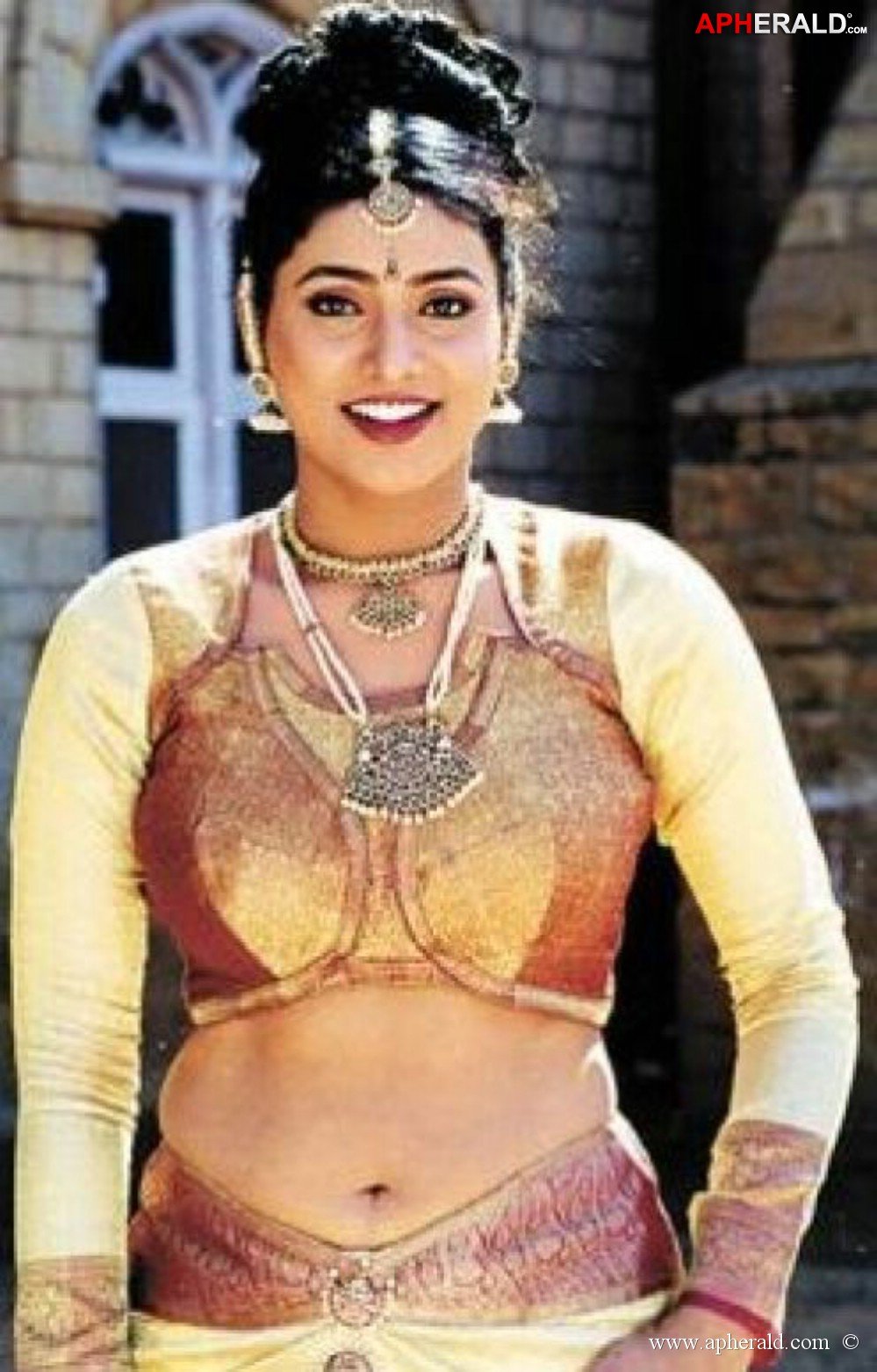 roja hot unseen stills