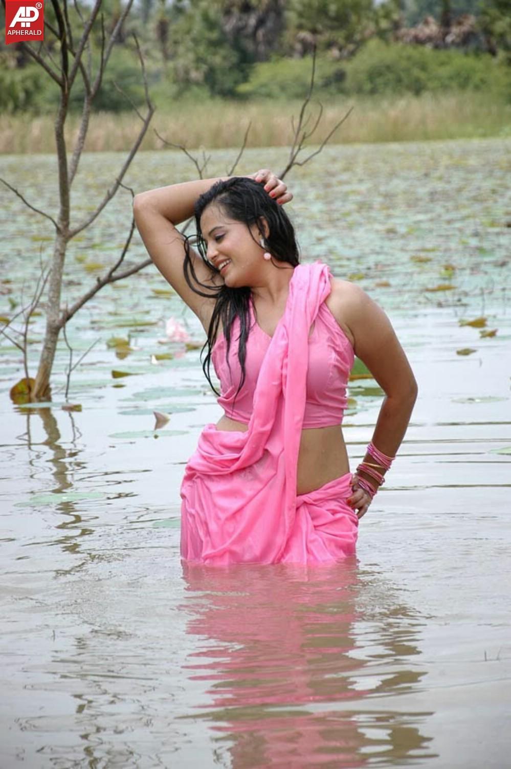 Roopika Latest Spicy wet Picture