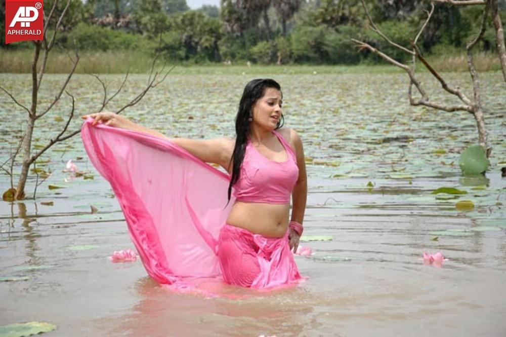 Roopika Latest Spicy wet Picture