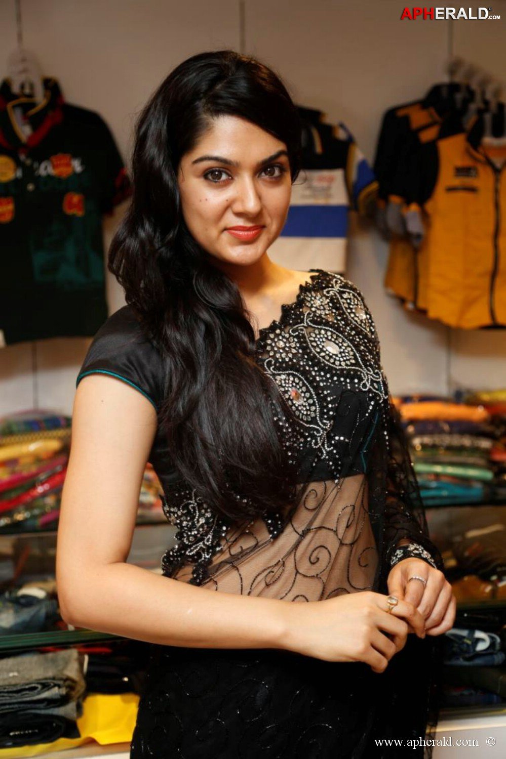 Sakshi Chowdary Hot Saree Photos