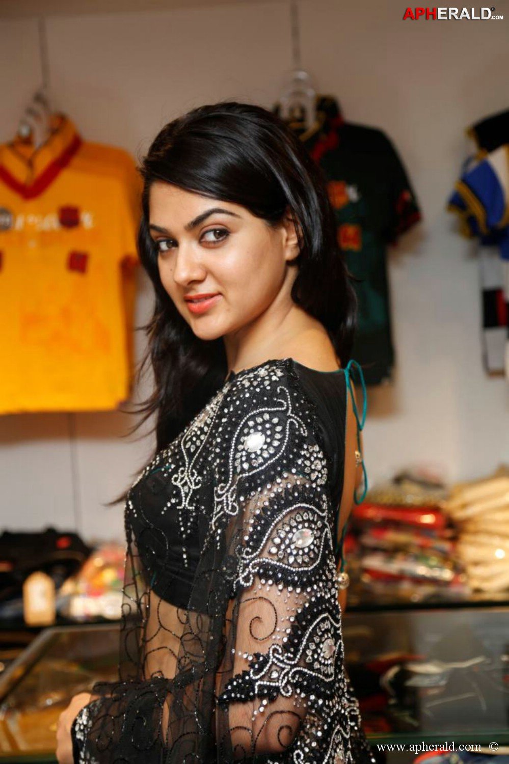 Sakshi Chowdary Hot Saree Photos