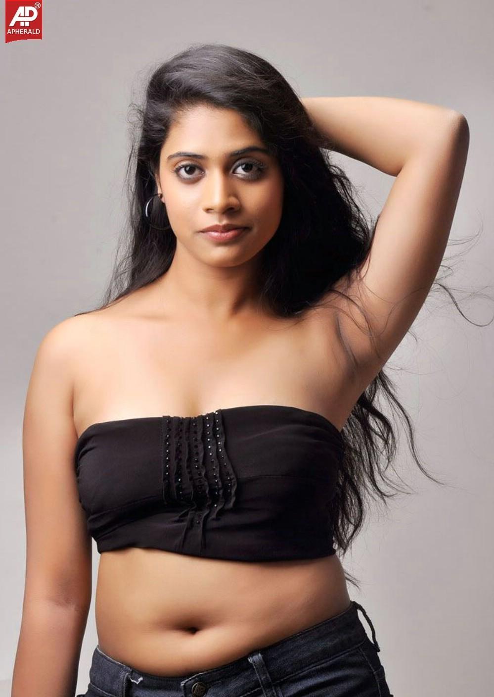 Samatha Hot Navel Pics