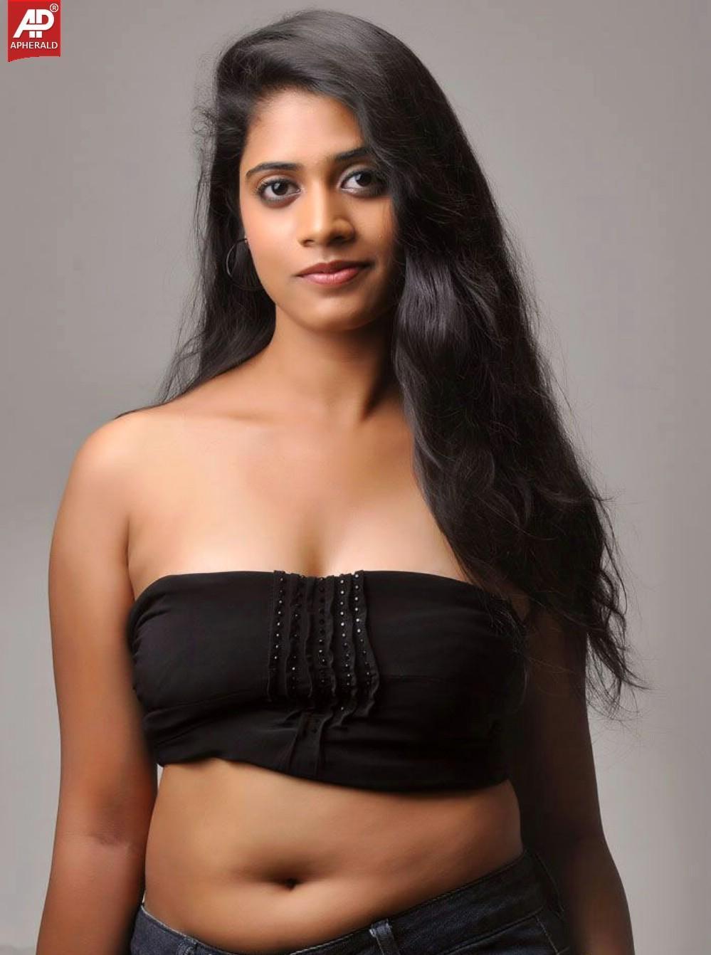 Samatha Hot Navel Pics