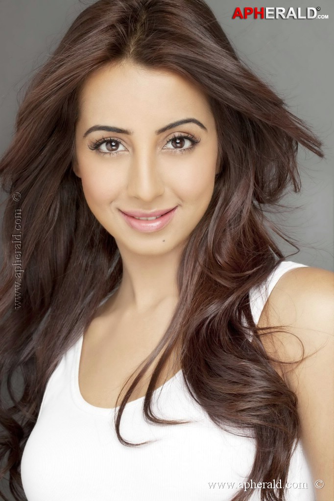 Sanjana Latest Hot Pics