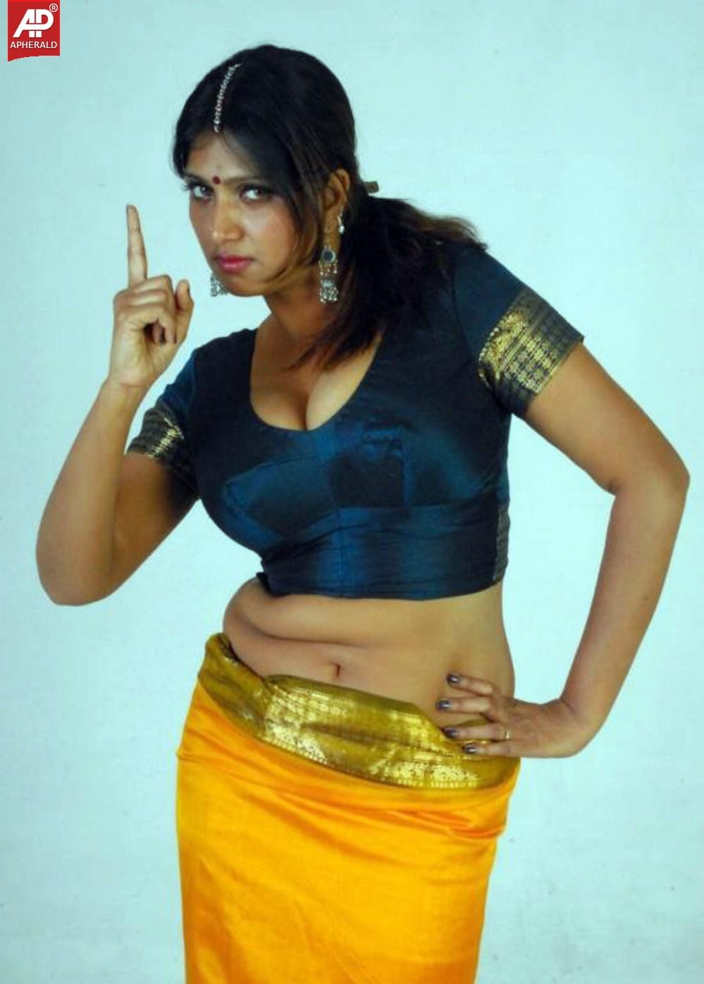 Sexy n Very HOT Bhuvaneshwari Photos