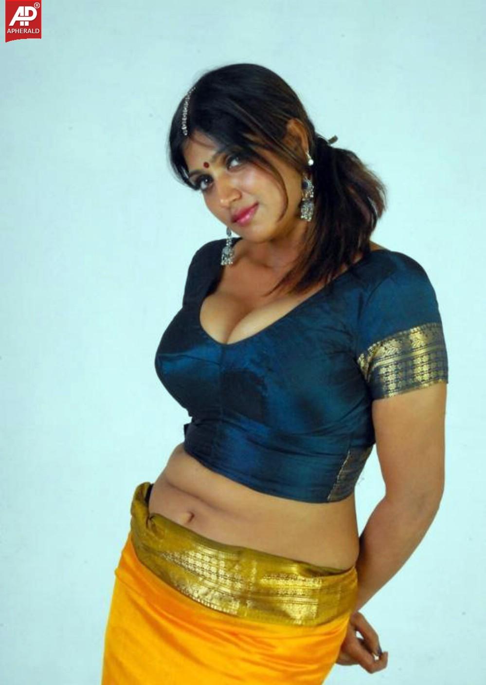 Sexy n Very HOT Bhuvaneshwari Photos