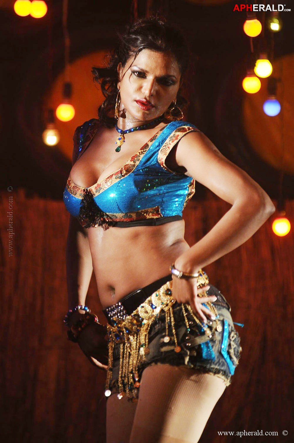 Shalini Naidu Hot Pics
