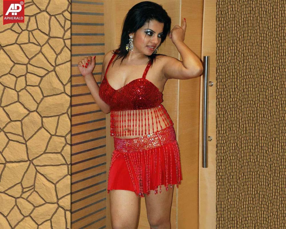 Shradha Sharma Hot Galley