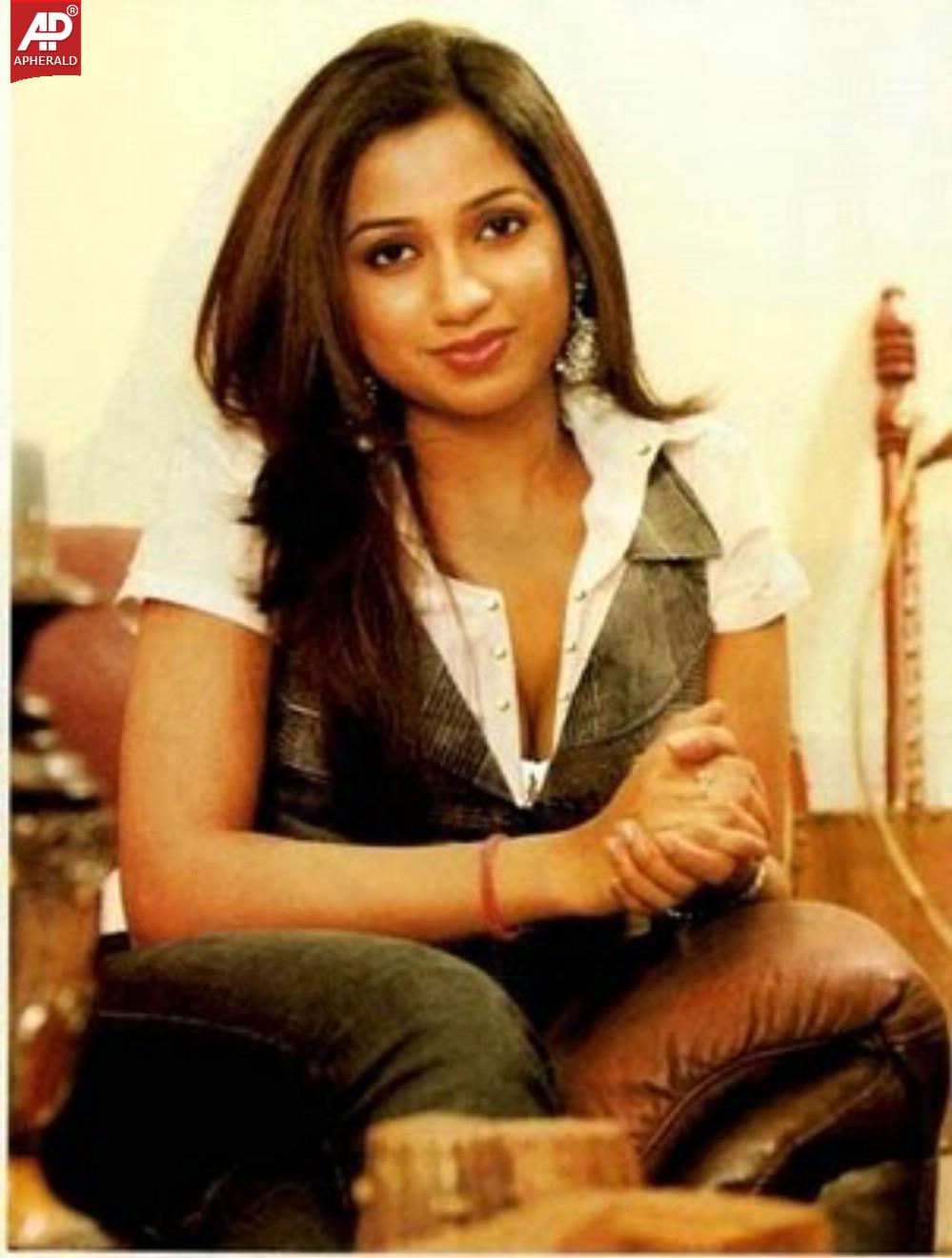 Shreya Ghoshal Hot Stills