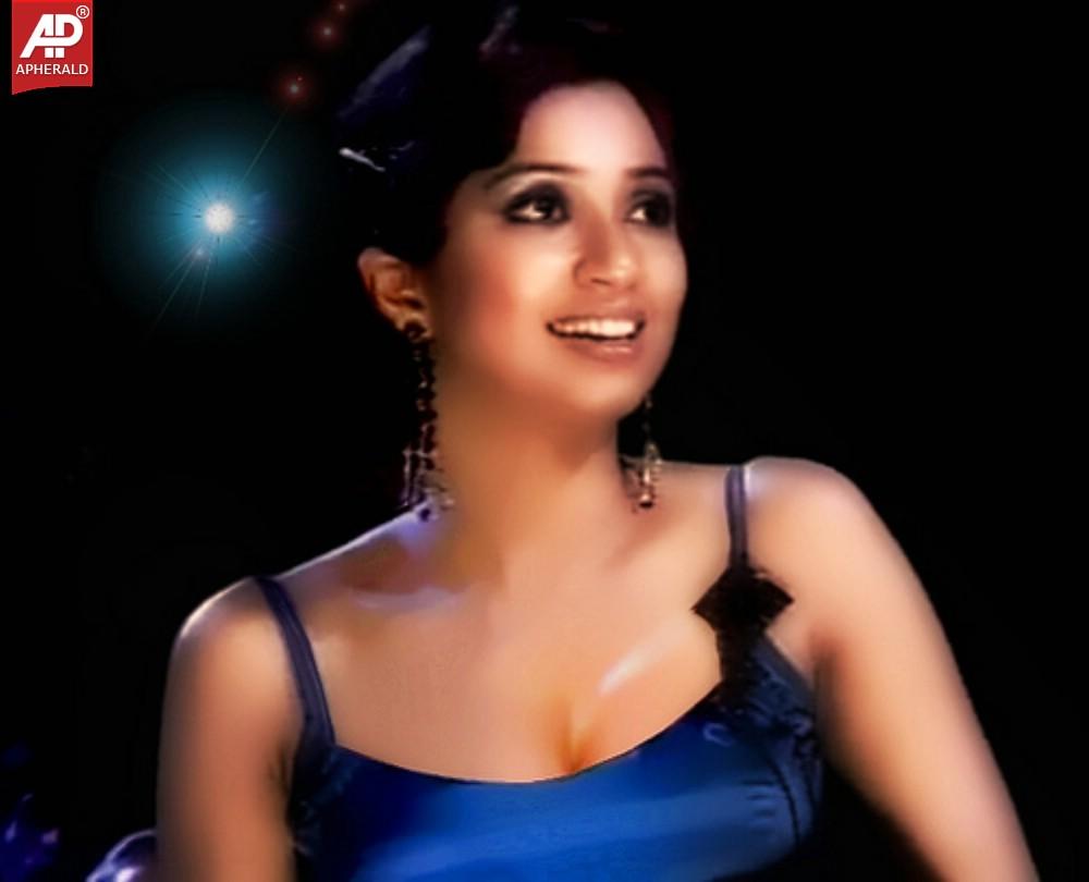 Shreya Ghoshal Hot Stills