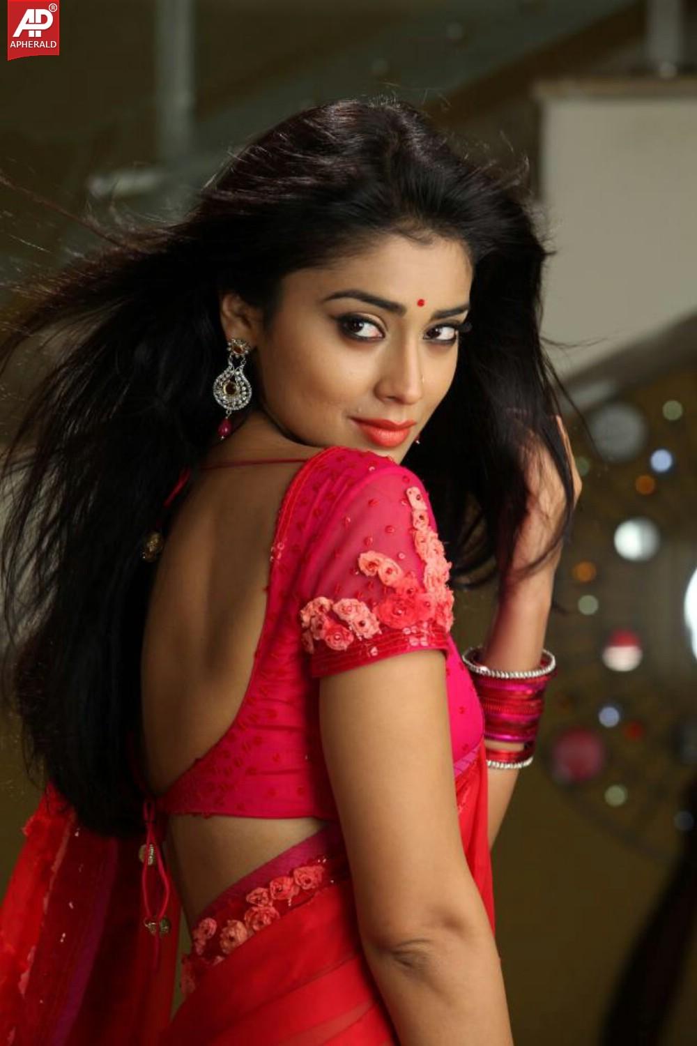 Shriya Hot Photo Gallery