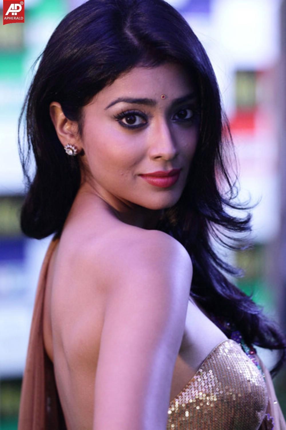 Shriya Saran Hot Photo Stills