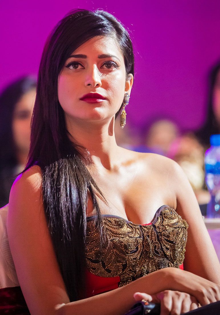 Shruti Haasan Spicy Gallery