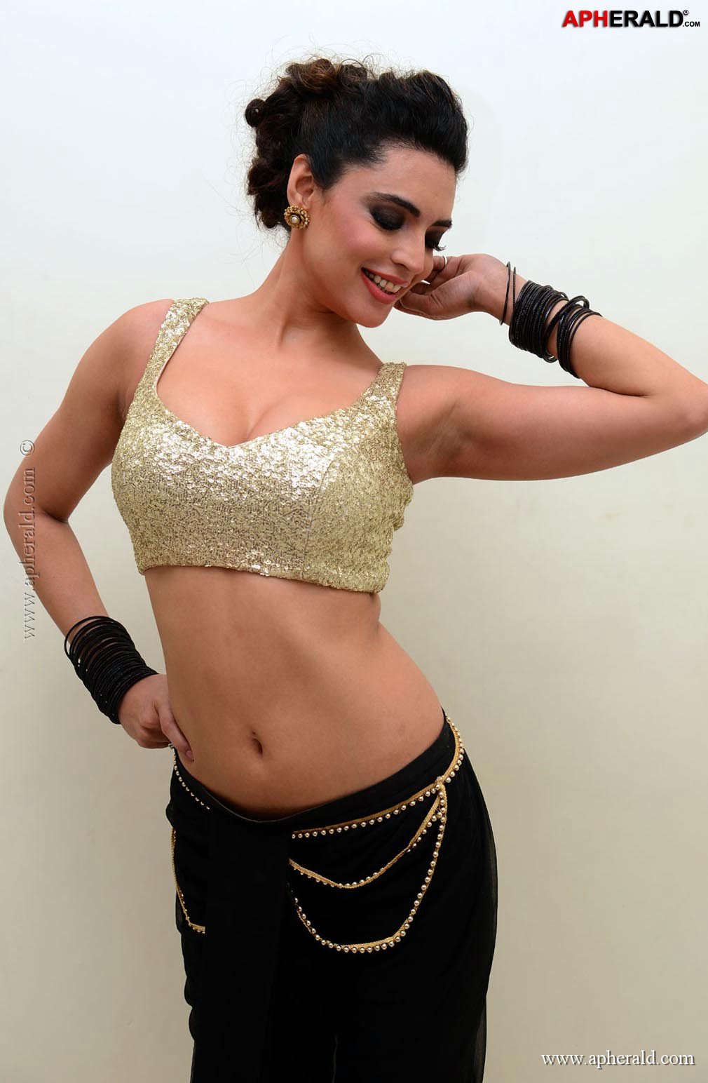 Shweta Bhardwaj Hot Photos