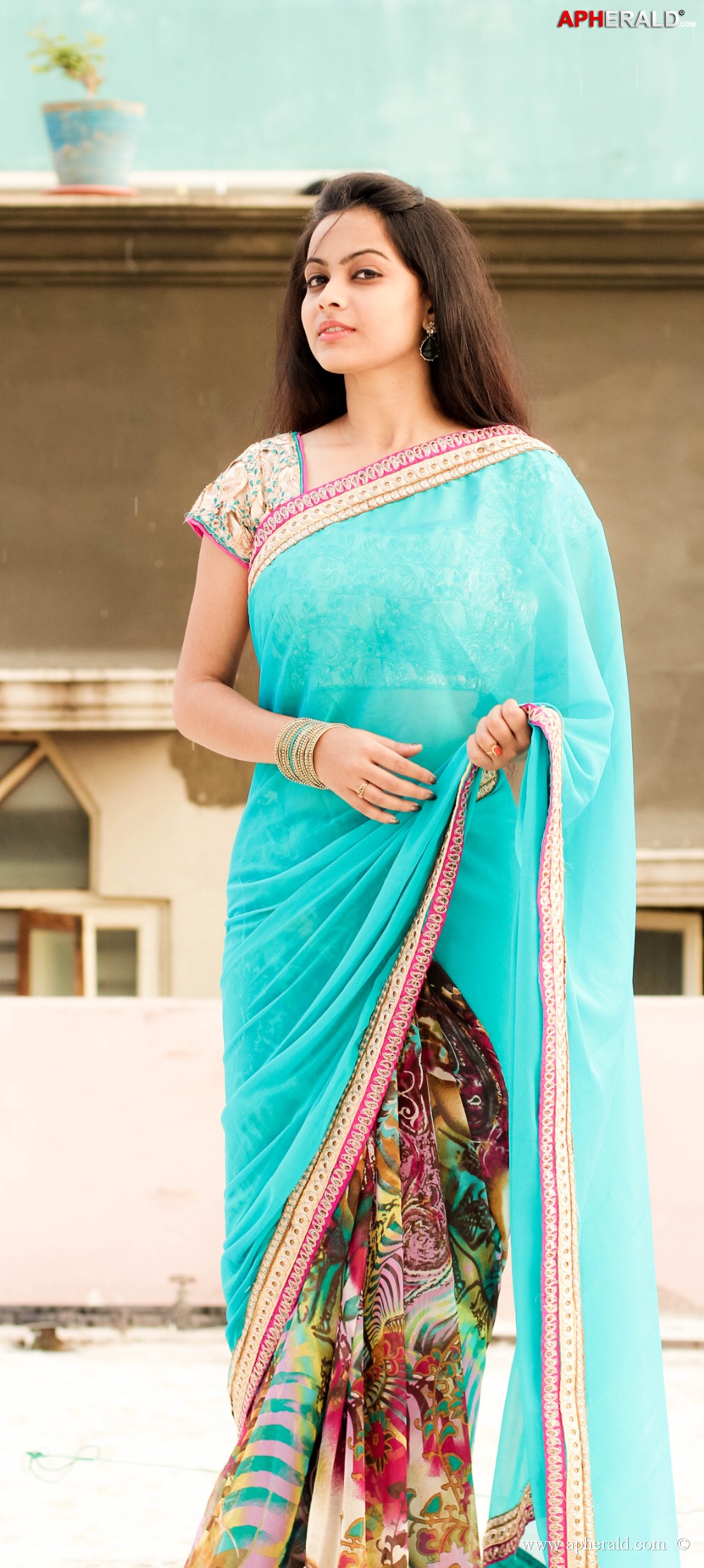 Simmi Das Spicy Photos