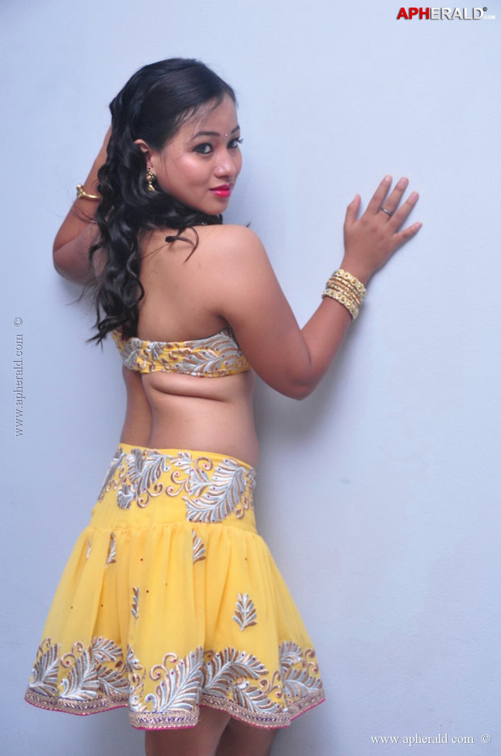 Sneha Hot Stills
