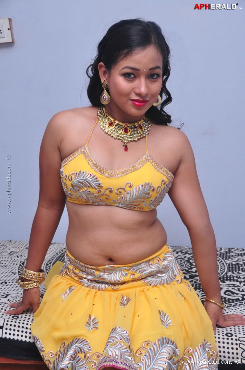 Sneha Hot Stills