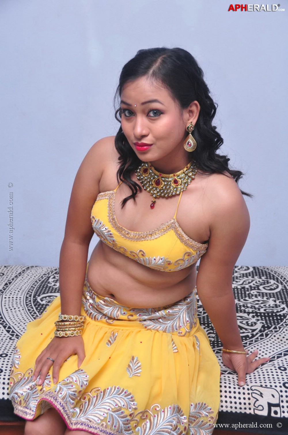 Sneha Hot Stills