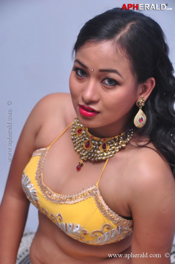 Sneha Hot Stills