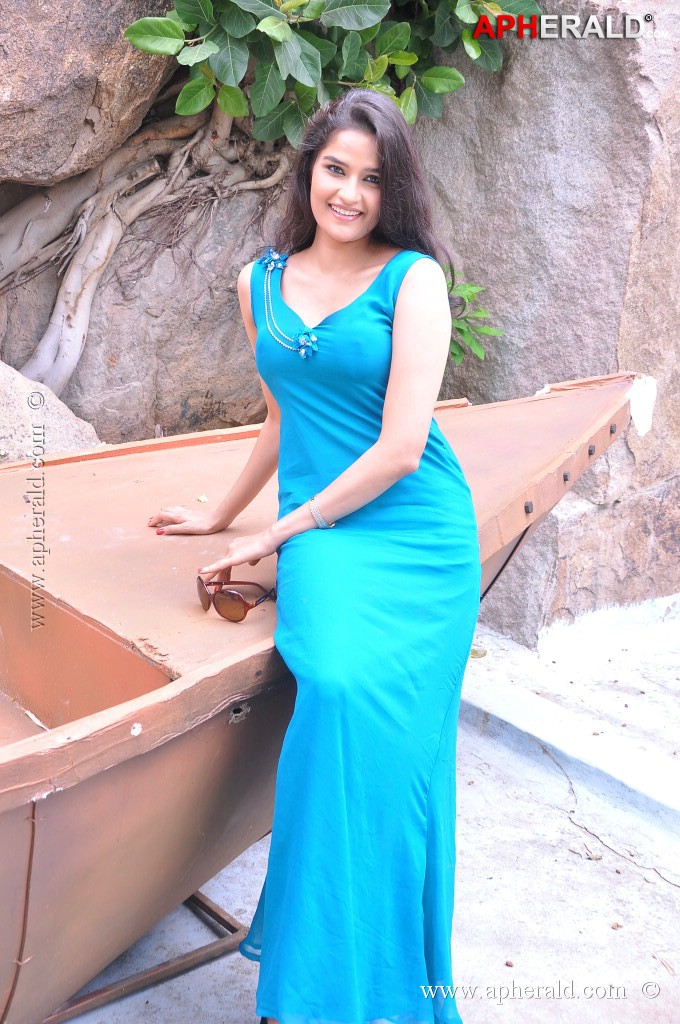 Sneha Thakur Hot Stills