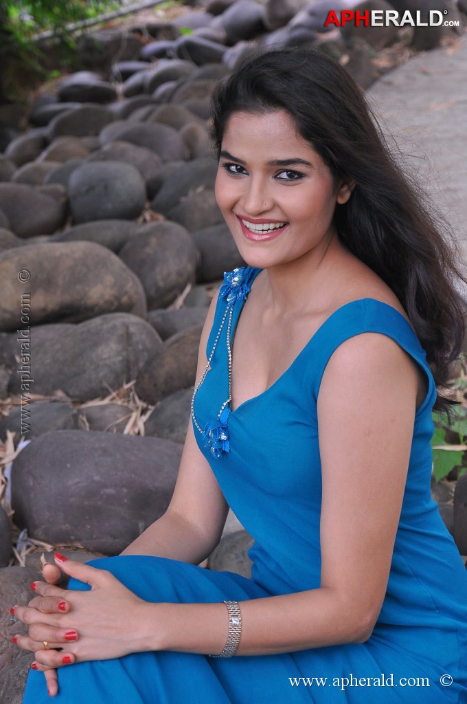 Sneha Thakur Hot Stills