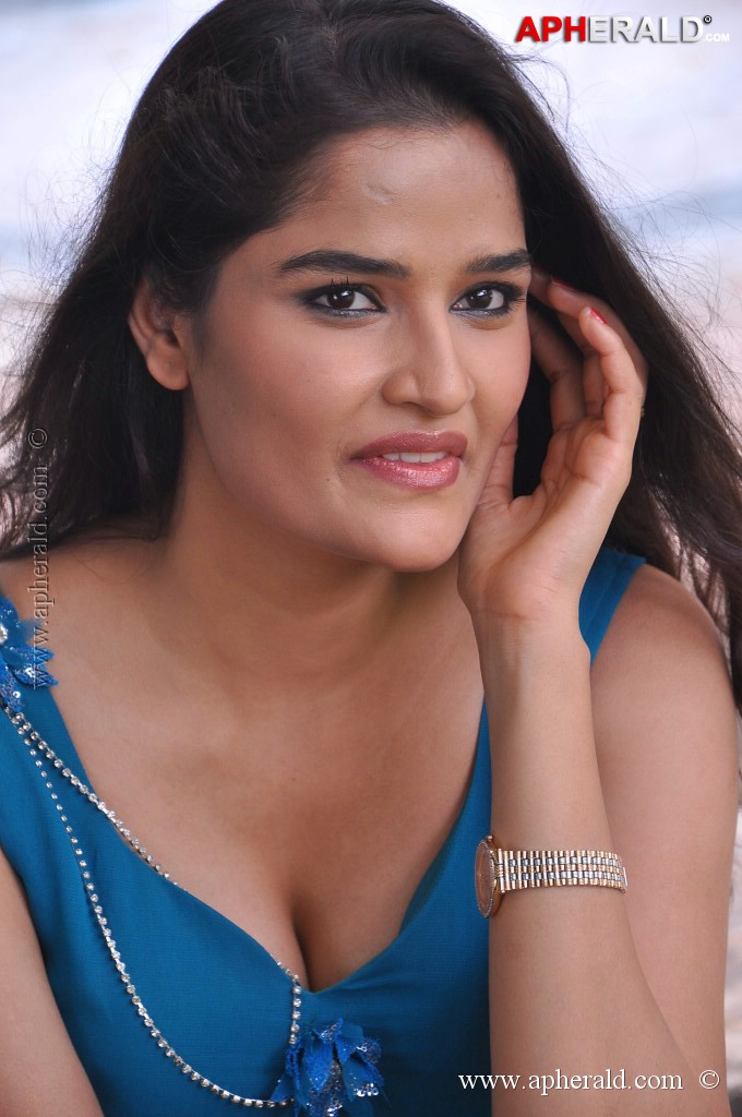 Sneha Thakur Hot Stills