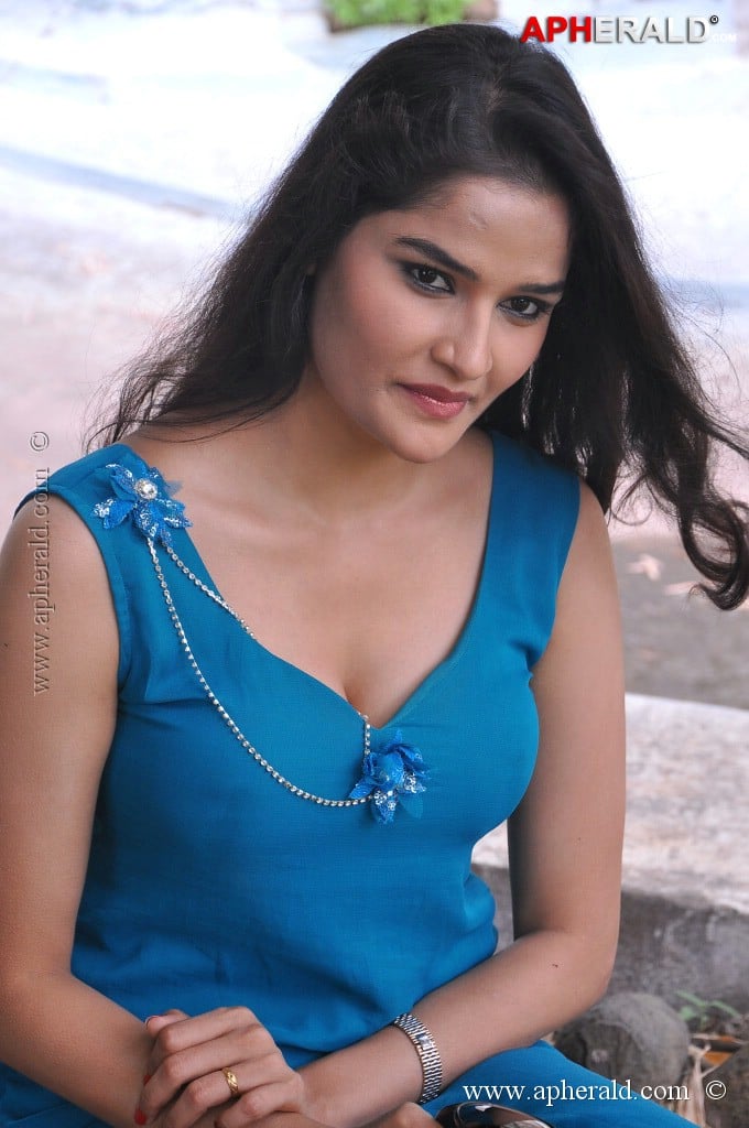 Sneha Thakur Hot Stills