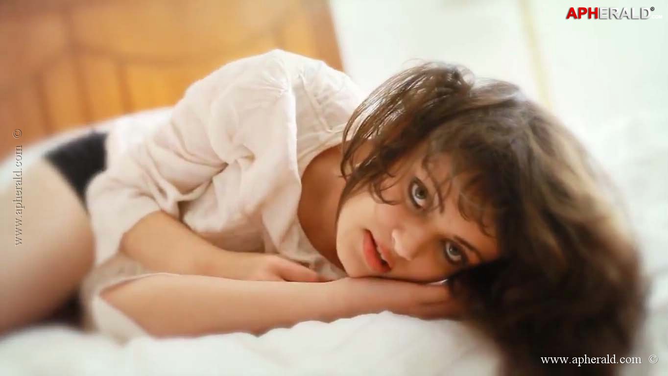 Sneha Ullal Hot Photoshoot