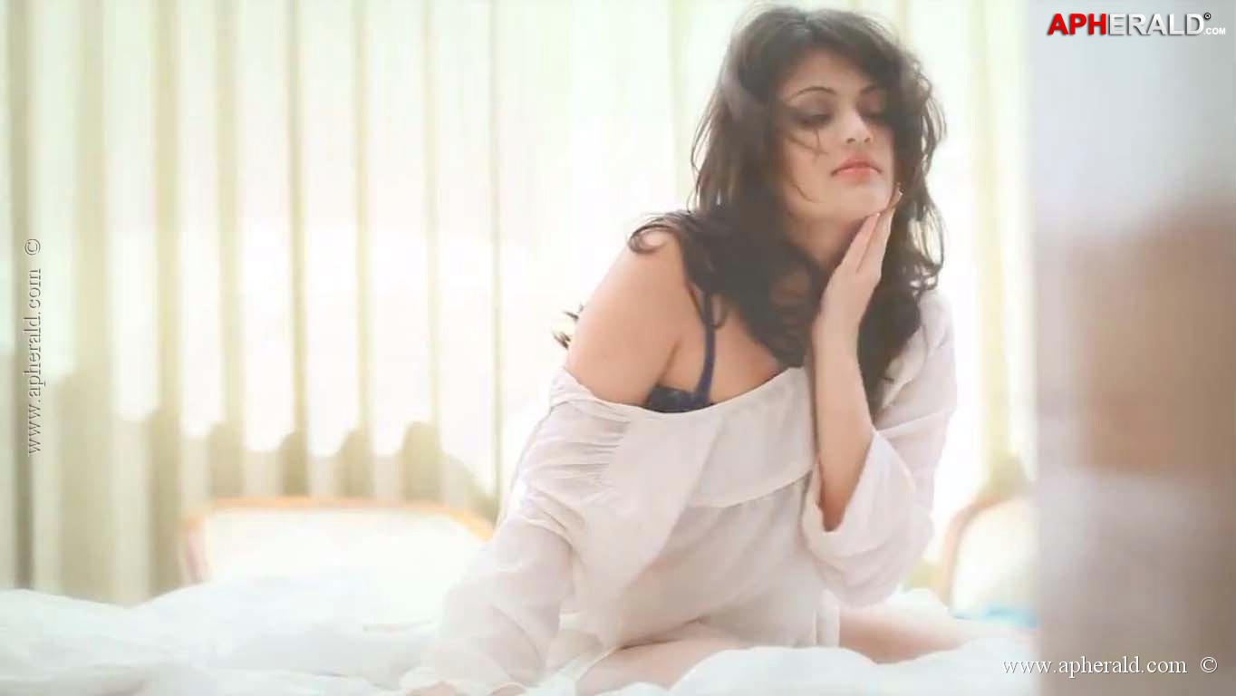 Sneha Ullal Hot Photoshoot