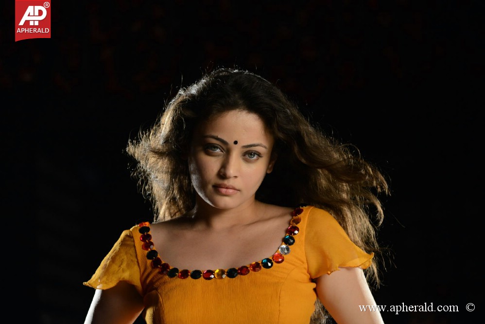 Sneha Ullal Hot Pictures