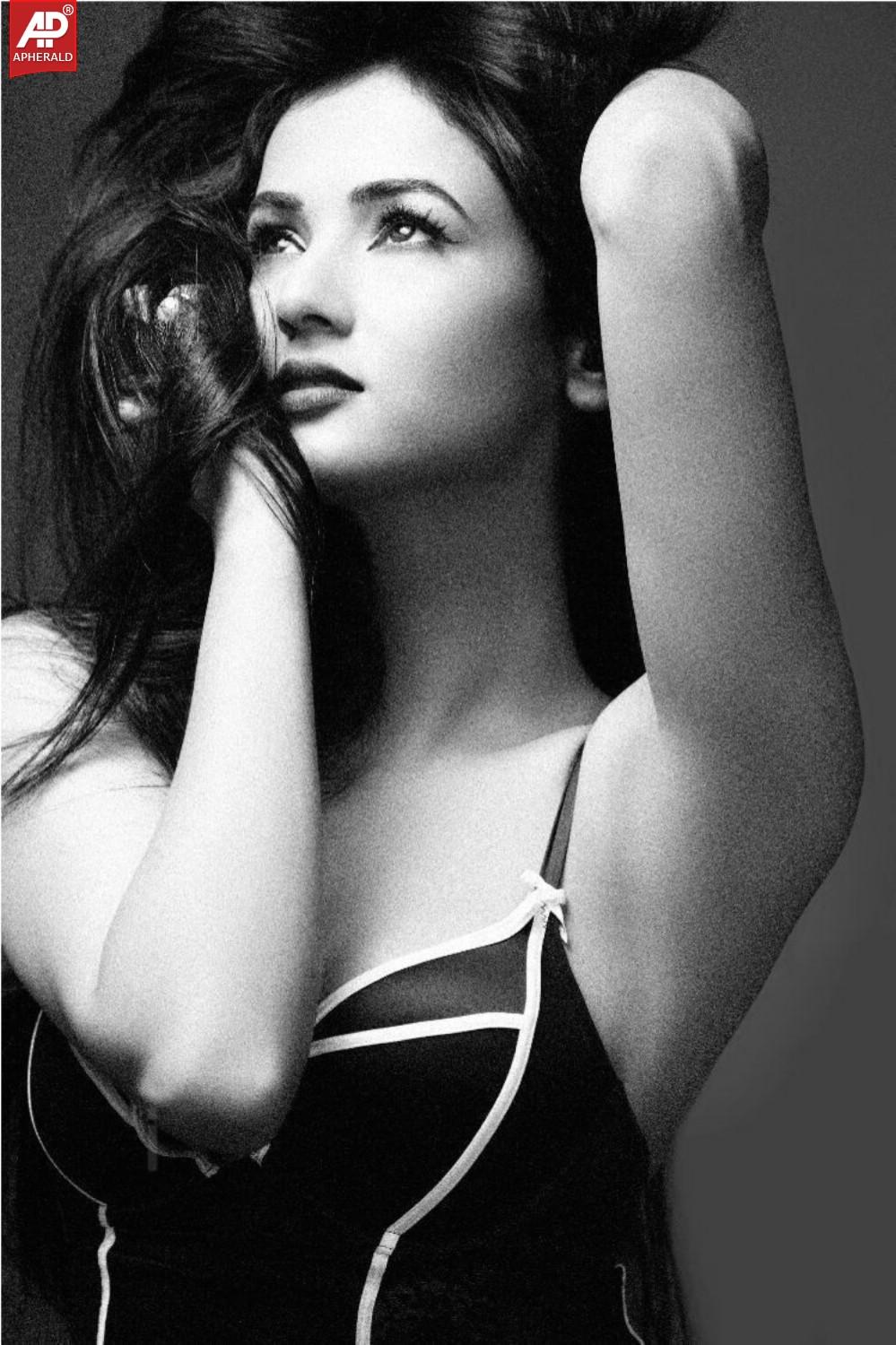 Sonal Chouhan Spicy Photos