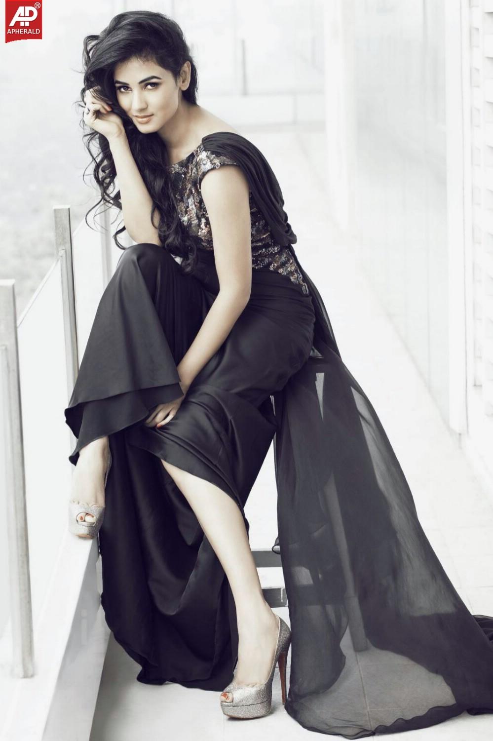 Sonal Chouhan Spicy Photos