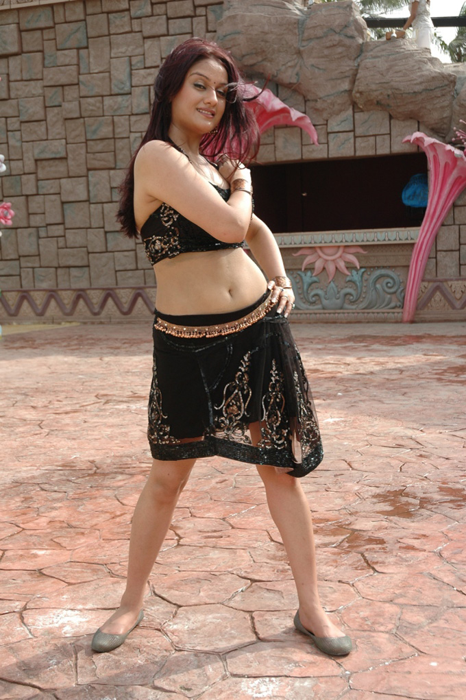 Sonia Agarwal Latest Hot Stills