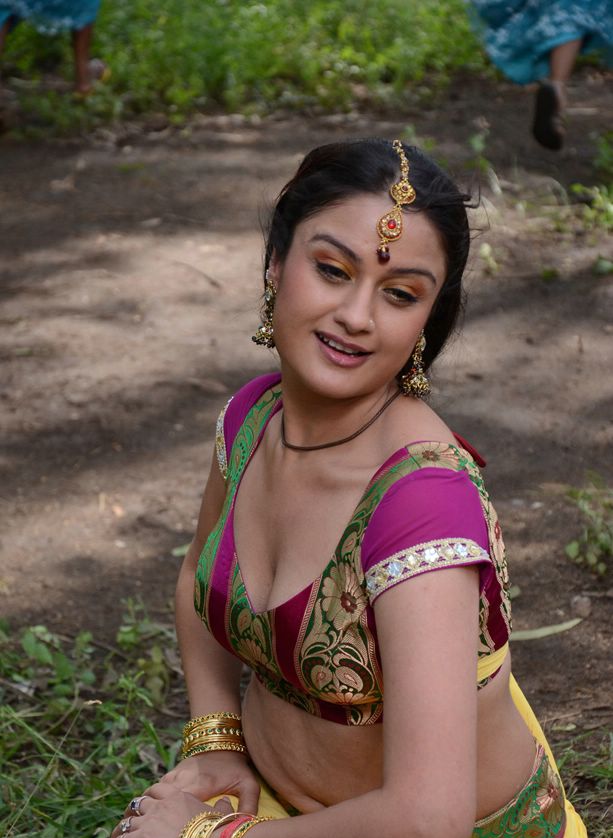 Sonia Agarwal Latest Hot Stills