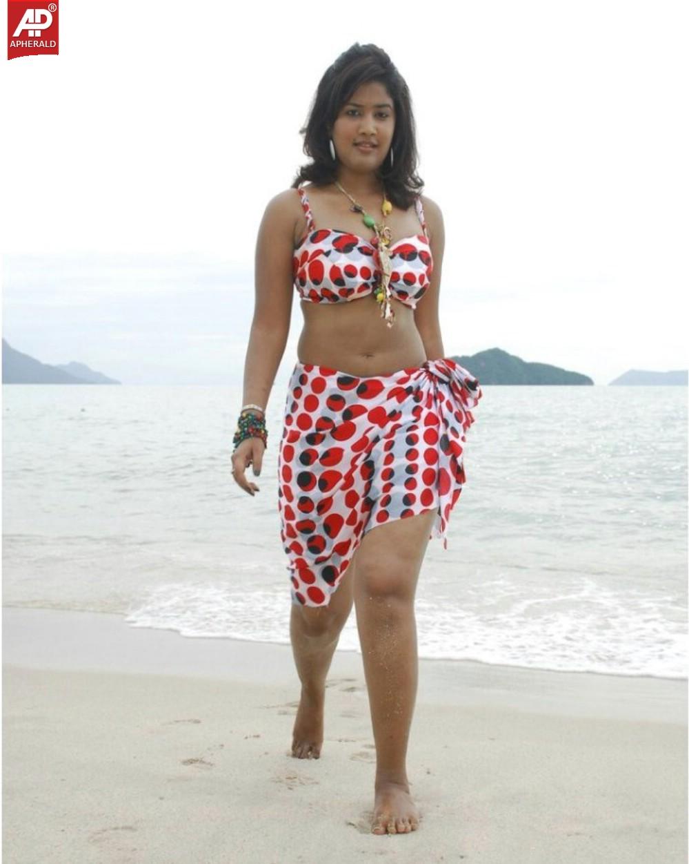 Soumya Bollapragada Spicy Pics