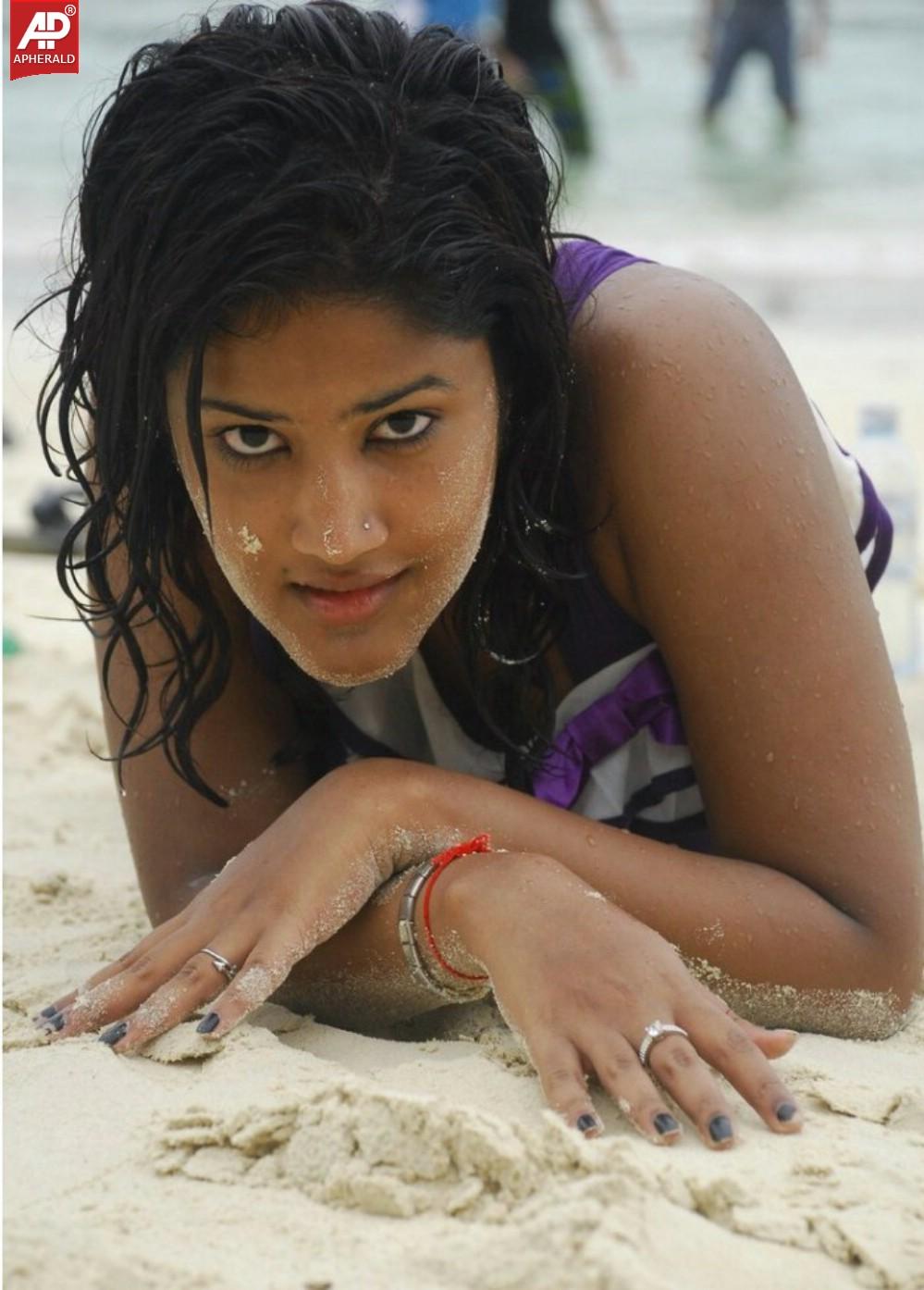 Soumya Bollapragada Spicy Pics