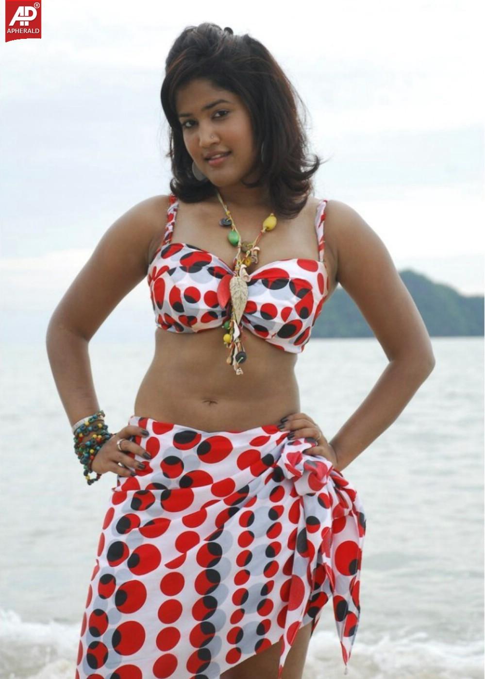 Soumya Bollapragada Spicy Pics